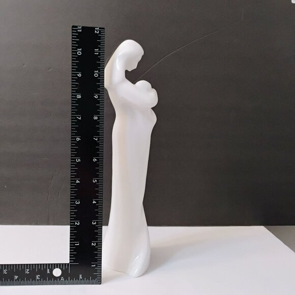 Royal Doulton Mother & Child Porcelain Figurine, Baby Family White Images 11.5" - Picture 4 of 9